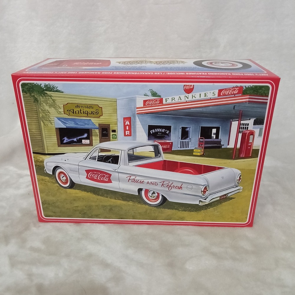 AMT 1960 Ford Ranchero Coca-Cola 1/25 Scale Model Kit AMT1189M/12 White
